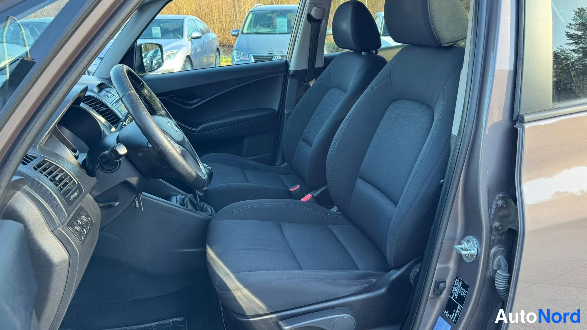 Beige Hyundai ix20 2012, etuistuimet, kuva 11