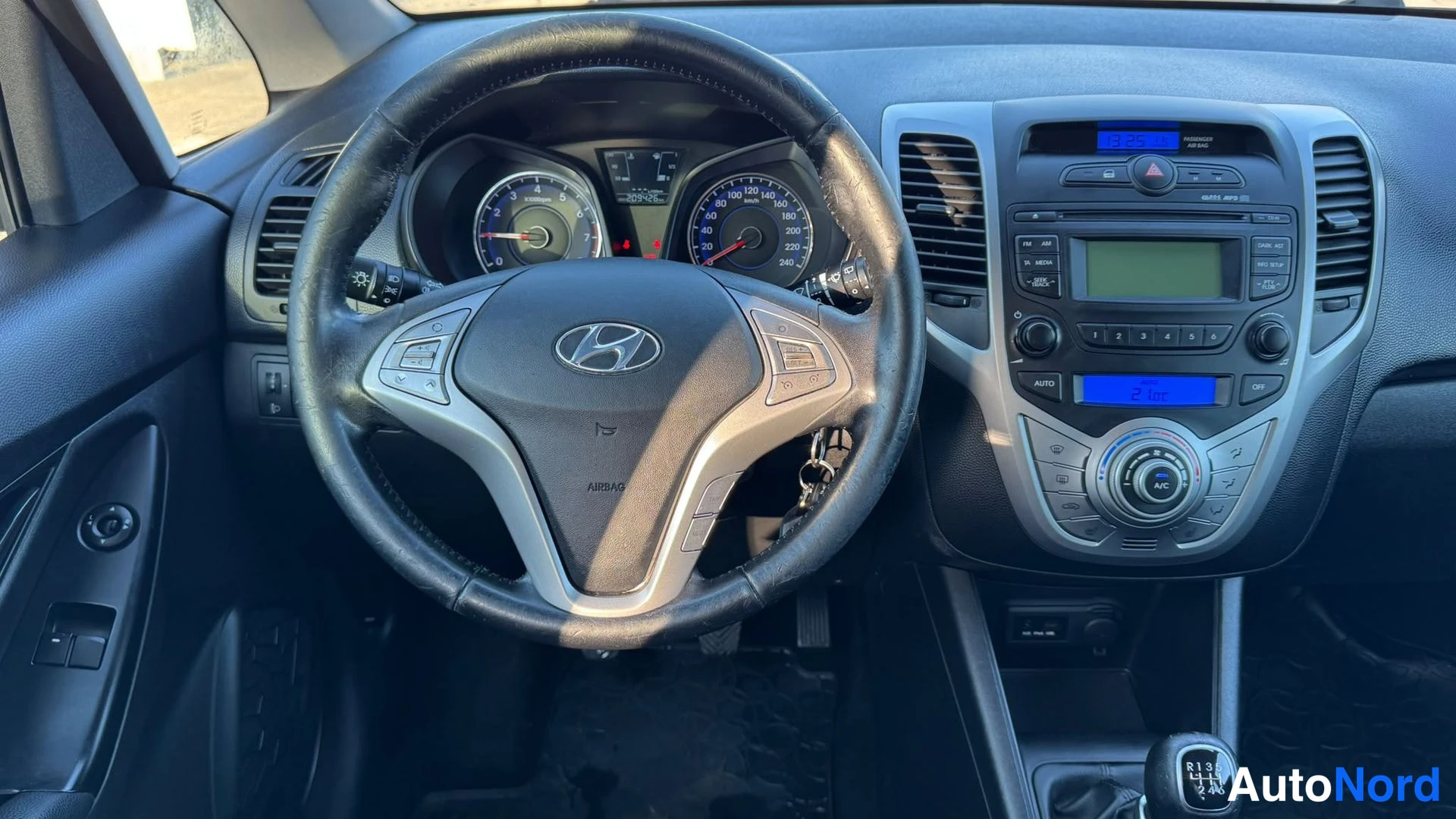 Beige Hyundai ix20 2012, ohjaamo, kuva 8