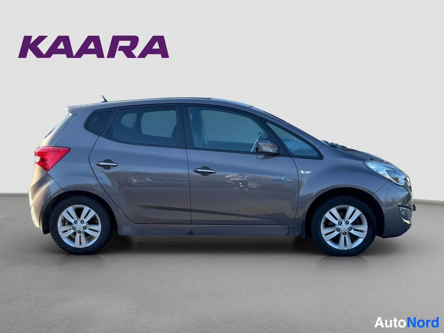 Beige Hyundai ix20 2012, sivulta, kuva 4