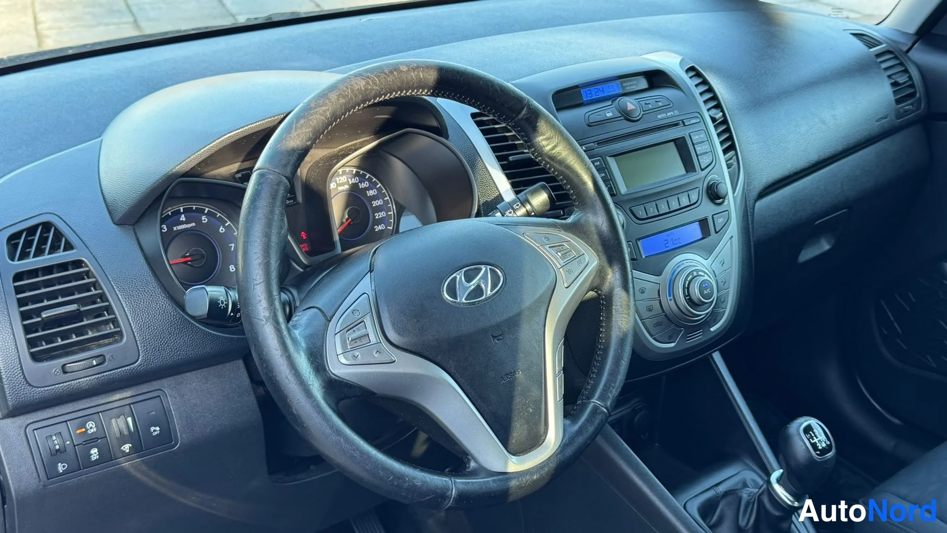 Beige Hyundai ix20 2012, ohjaamo, kuva 10