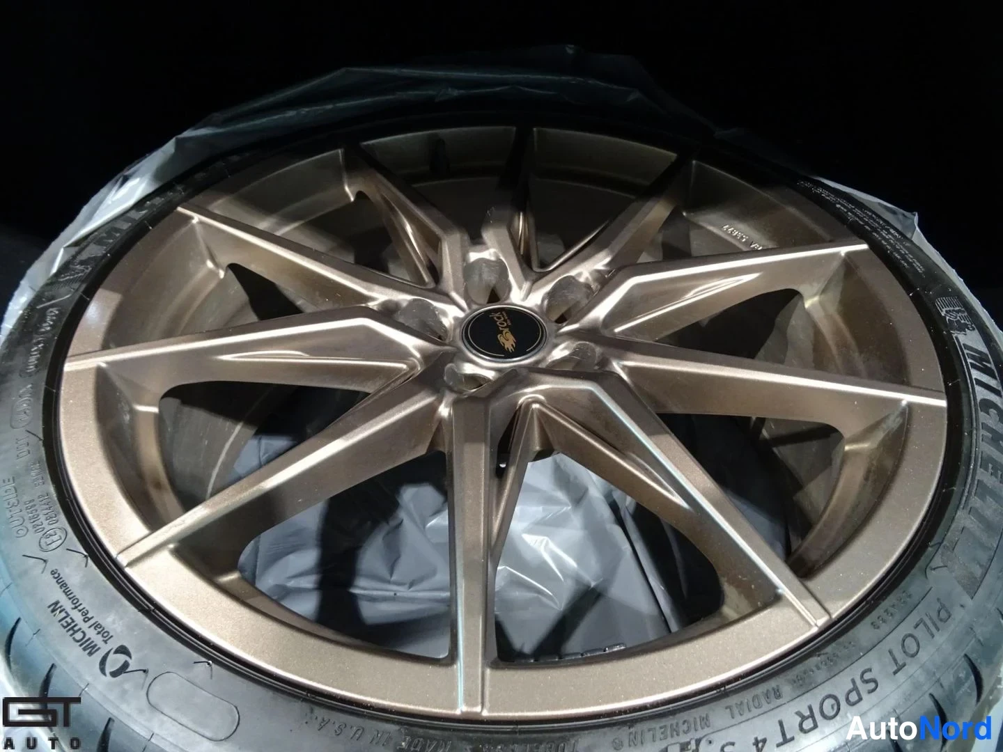 Harmaa Tesla Model 3 Performance 2020, yksityiskohta, kuva 22