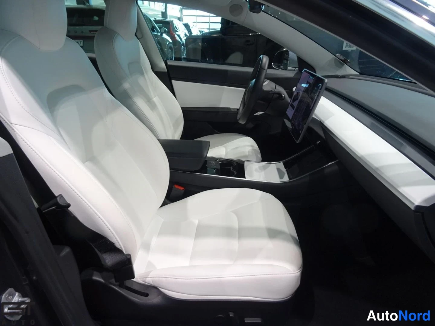 Harmaa Tesla Model 3 Performance 2020, etuistuimet, kuva 15