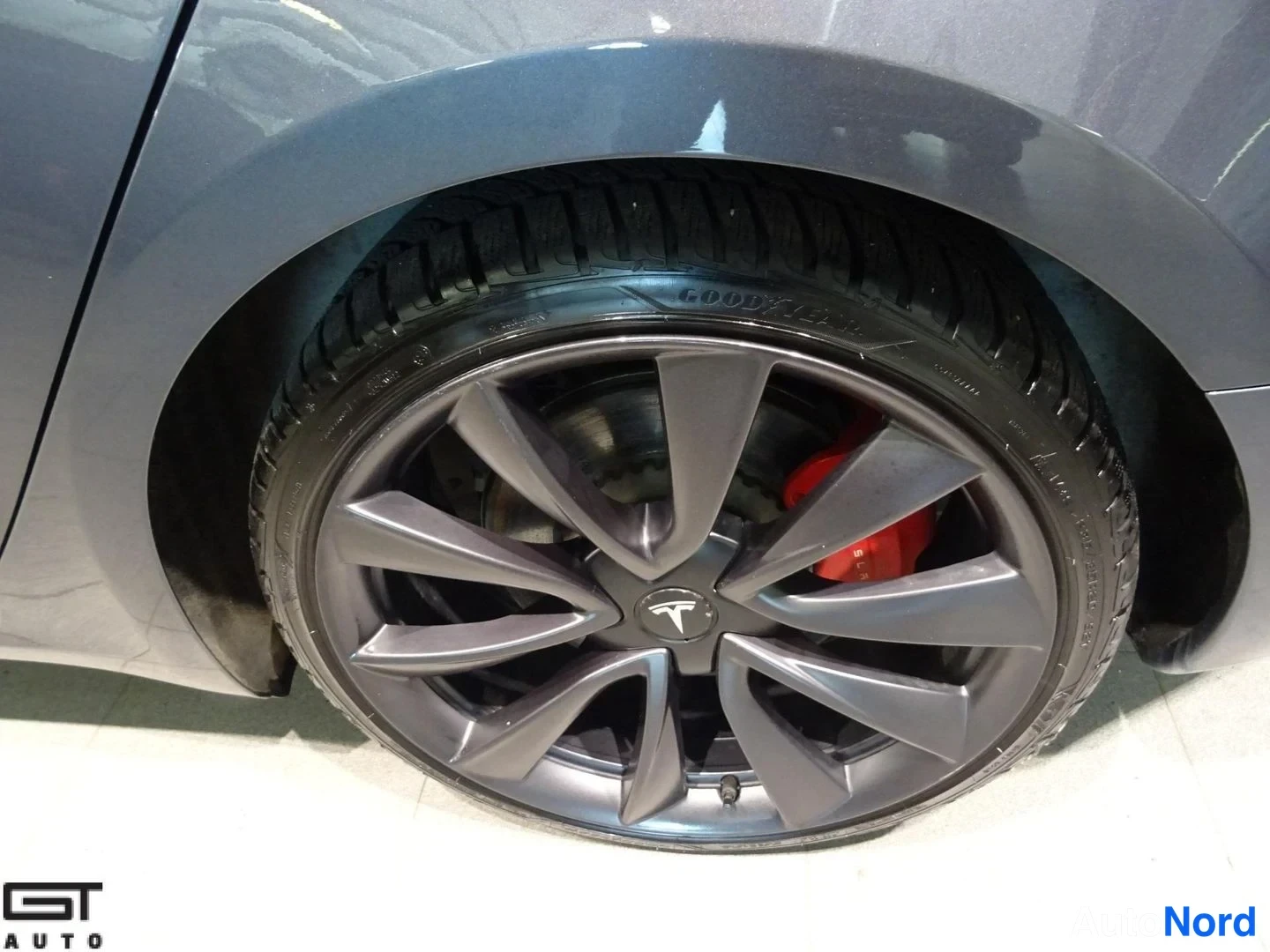 Harmaa Tesla Model 3 Performance 2020, yksityiskohta, kuva 25