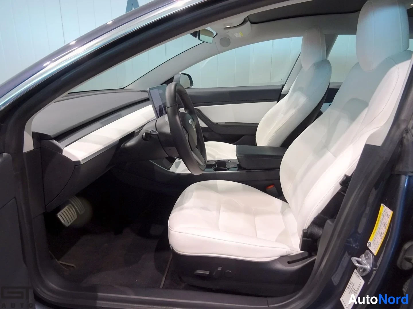 Harmaa Tesla Model 3 Performance 2020, etuistuimet, kuva 14