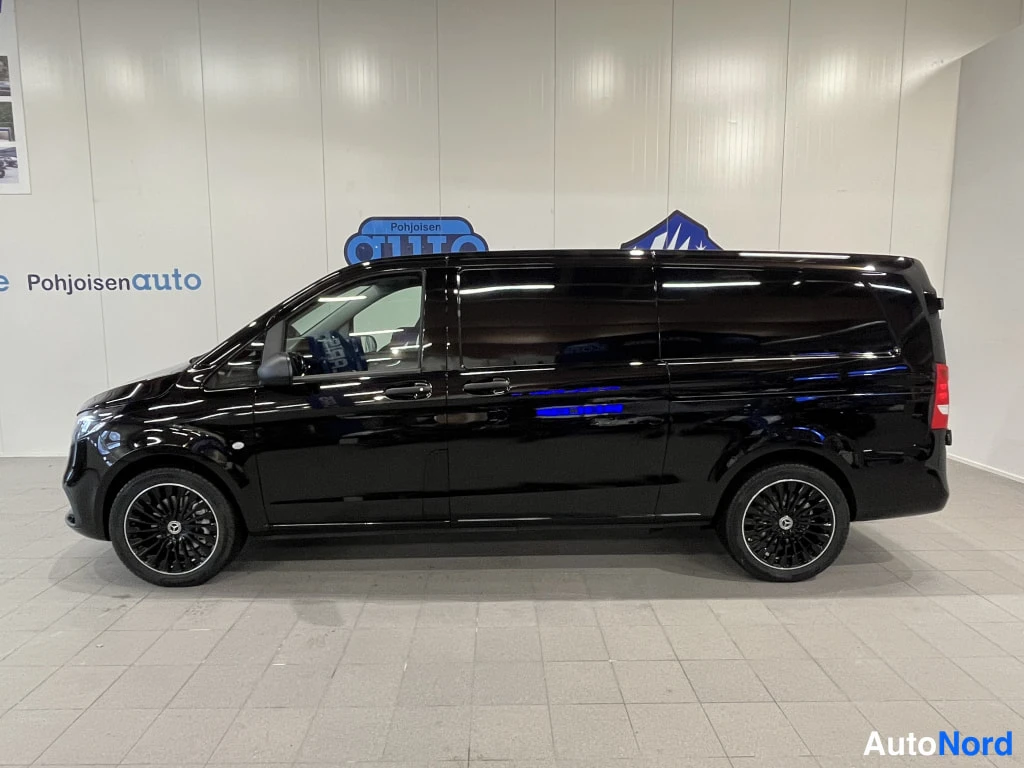 Musta Mercedes-Benz Vito 2026, etuviisto, keula vasemmalle, kuva 2