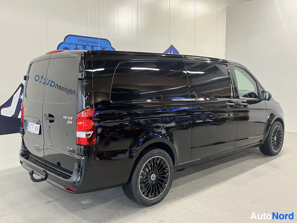 Musta Mercedes-Benz Vito 2026, takaviisto, kuva 6
