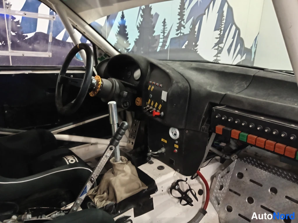 BMW M3 1991, ohjaamo, kuva 9