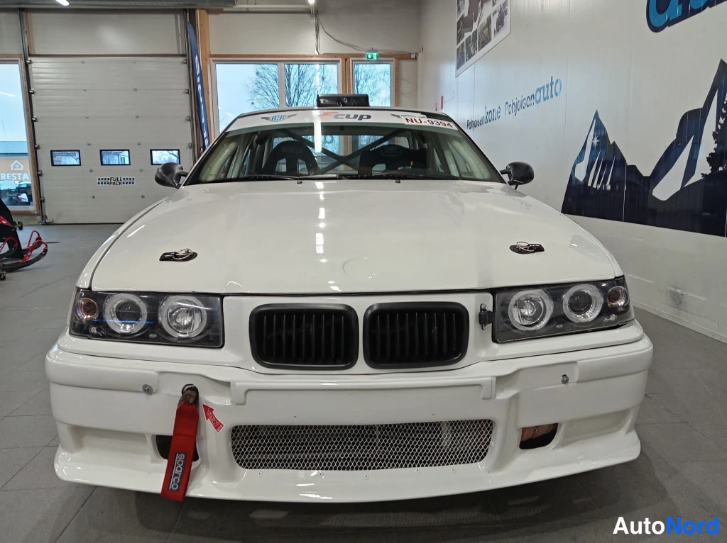 BMW M3 1991, edestä, kuva 4