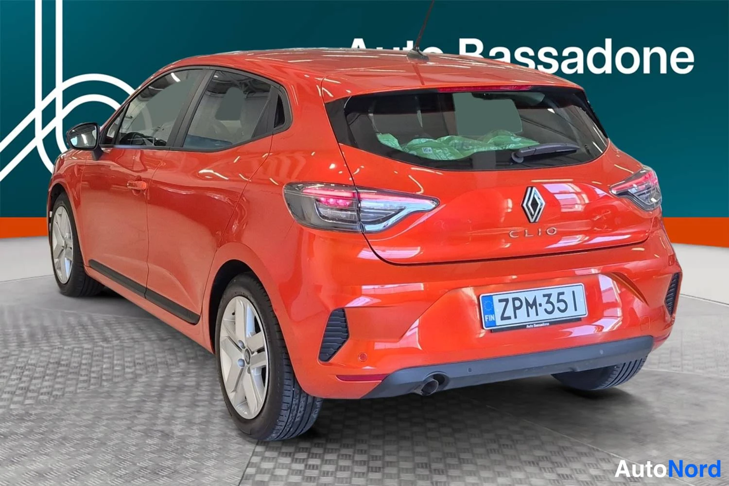 Punainen Renault Clio 2025, takaviisto, kuva 7