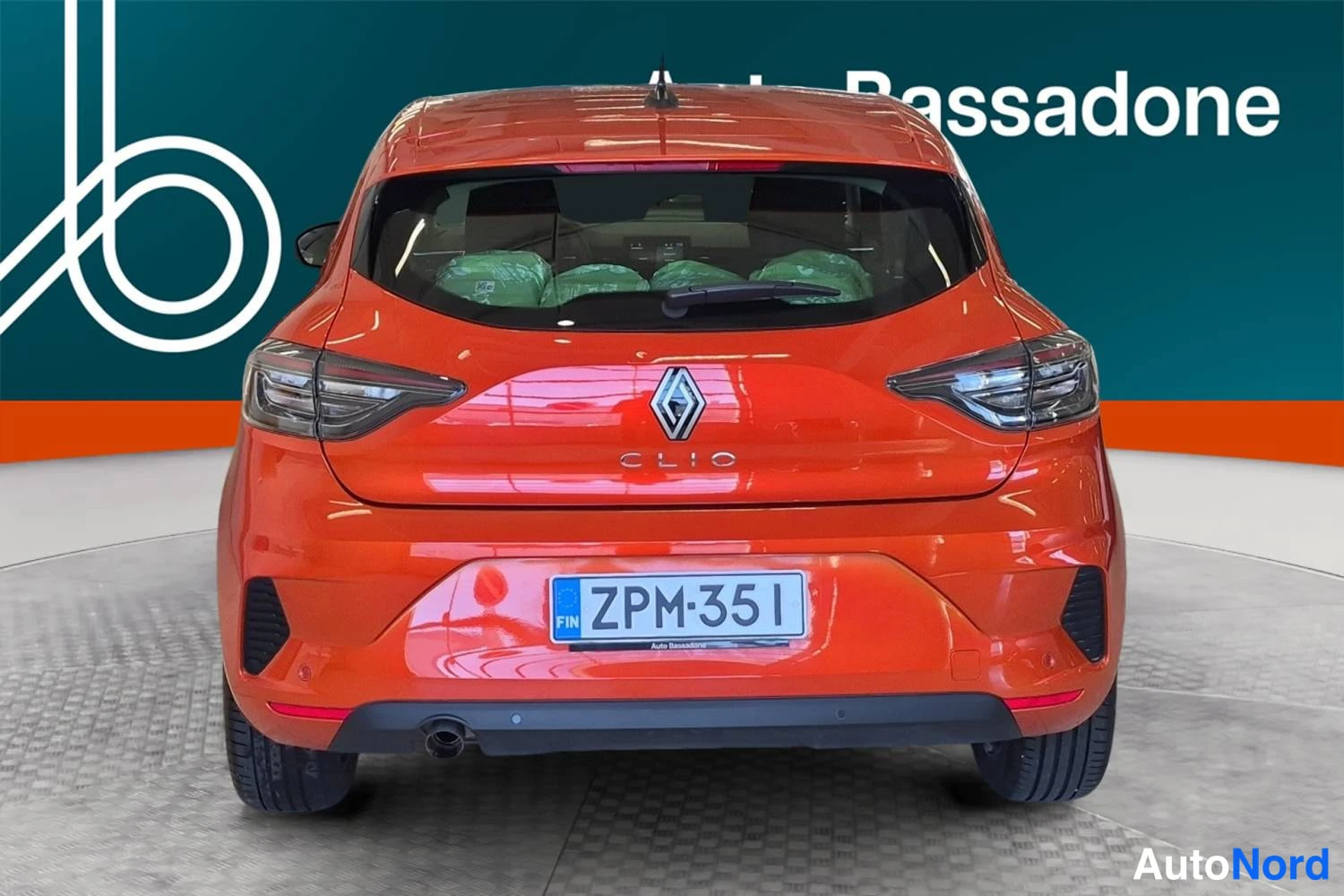 Punainen Renault Clio 2025, takaa, kuva 8