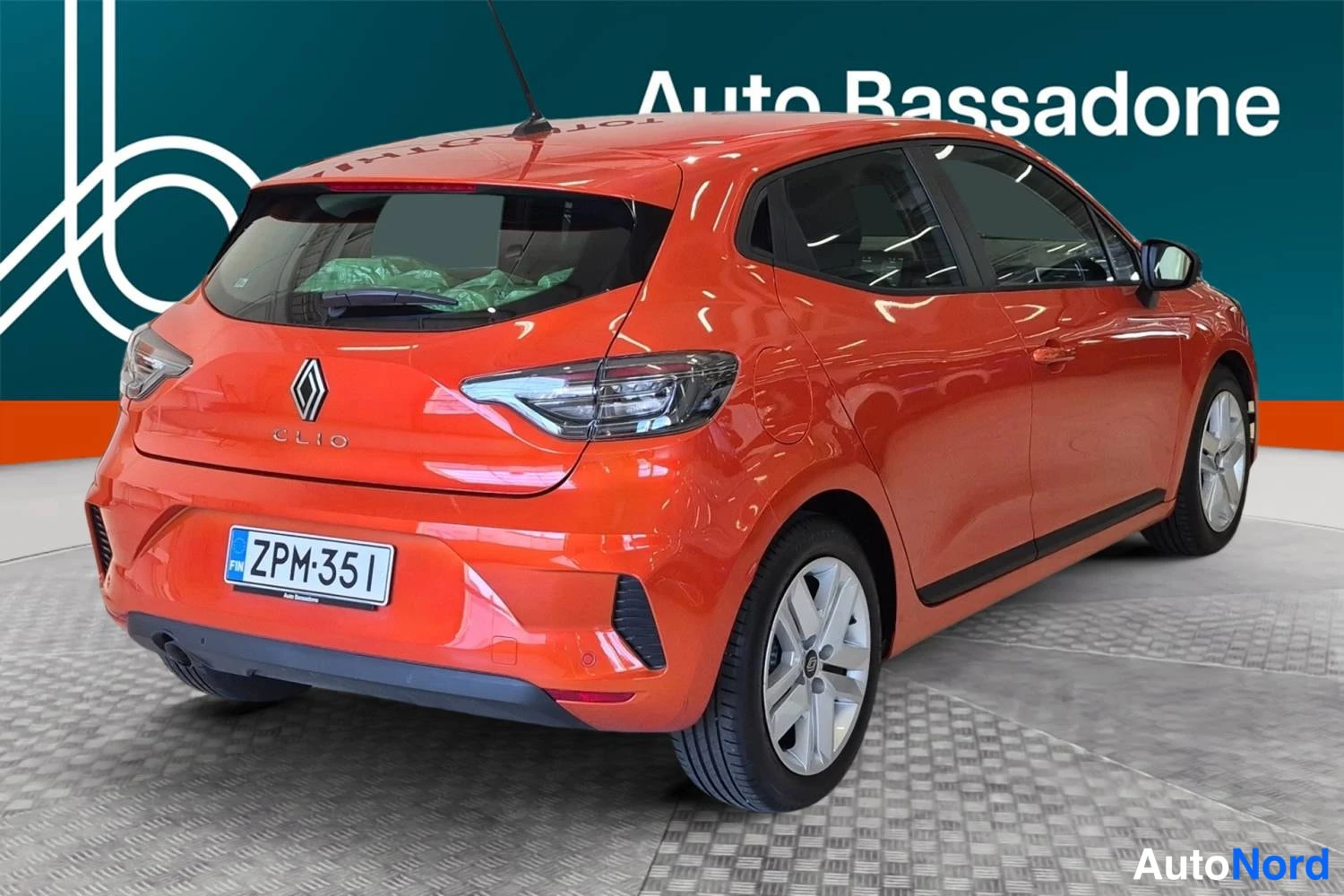 Punainen Renault Clio 2025, takaviisto, kuva 6