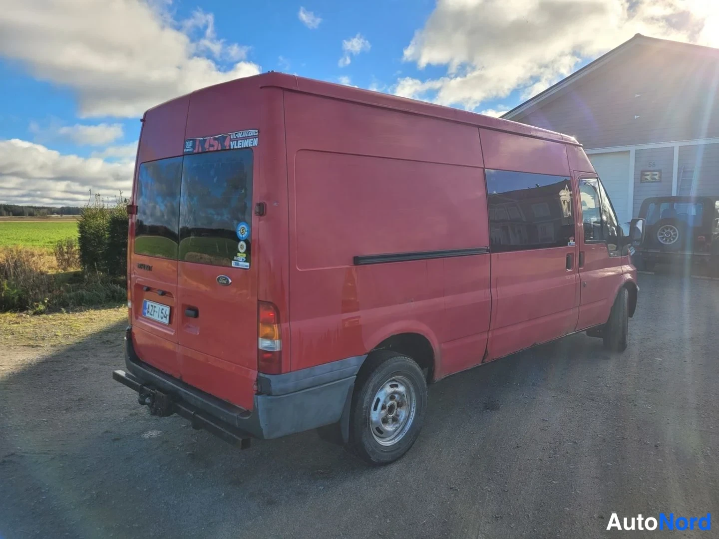 Punainen Ford Transit 2002, takaviisto, kuva 4