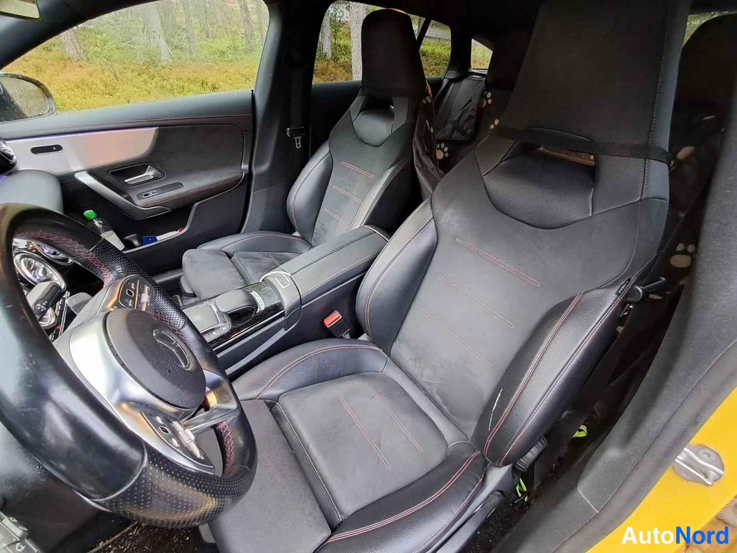 Keltainen Mercedes-Benz CLA 200 d 4MATIC 2020, etuistuimet, kuva 6