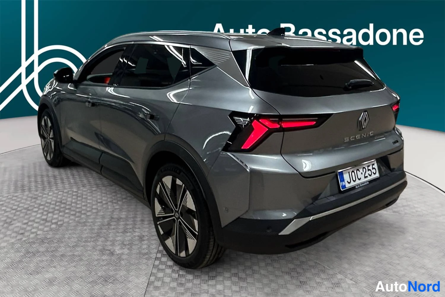 Harmaa Renault Scenic E-Tech electric 2026, takaviisto, kuva 6
