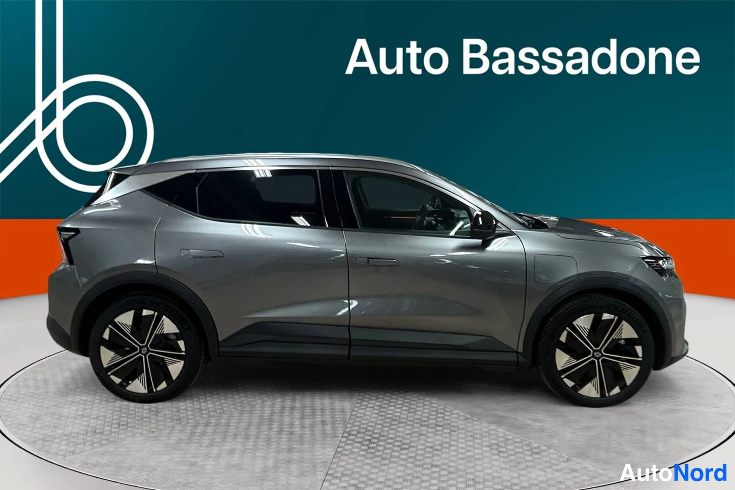 Harmaa Renault Scenic E-Tech electric 2026, sivulta, kuva 4