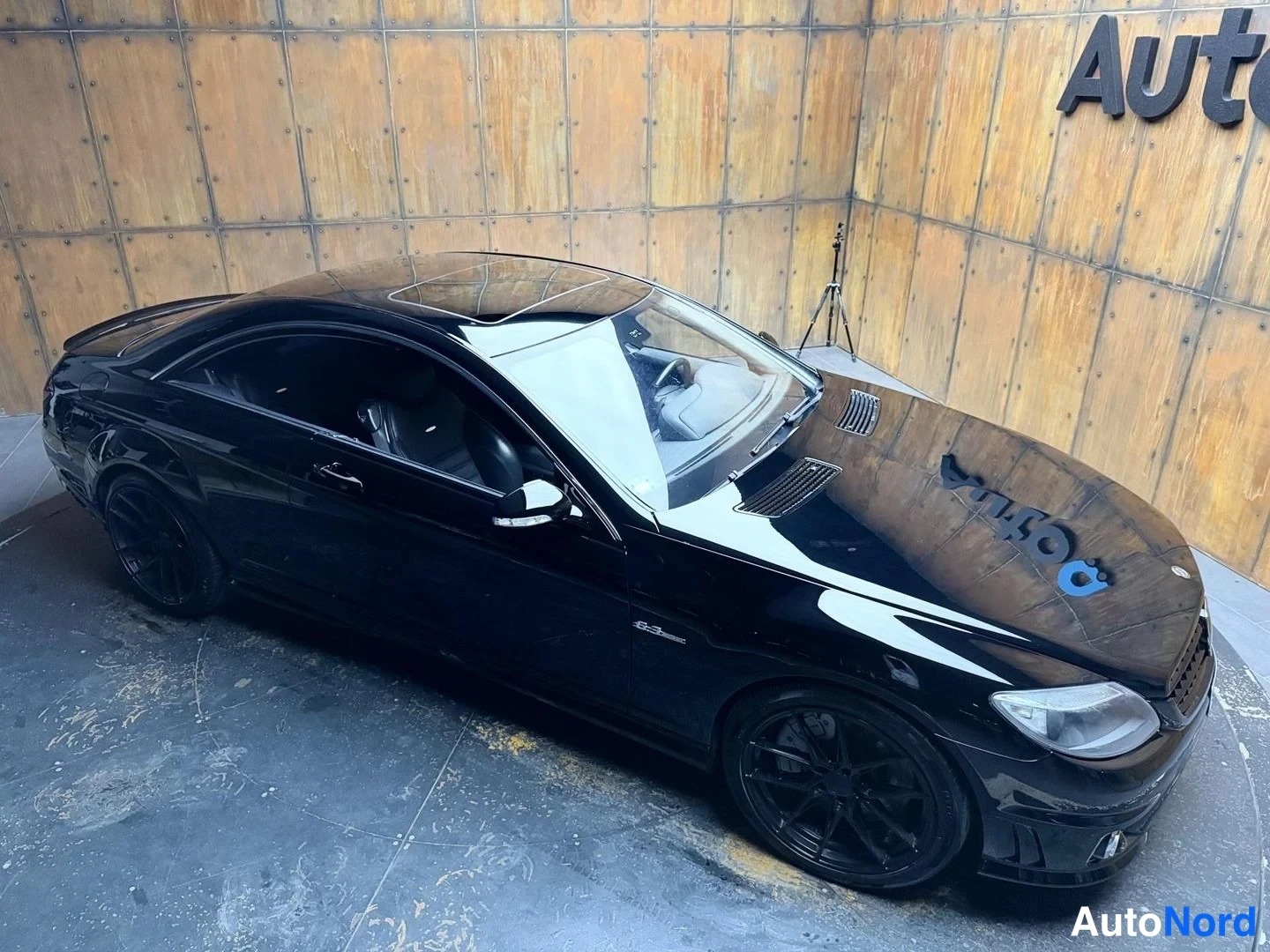 Musta Mercedes-Benz CL 63 2007, etuviisto, keula oikealle, kuva 5