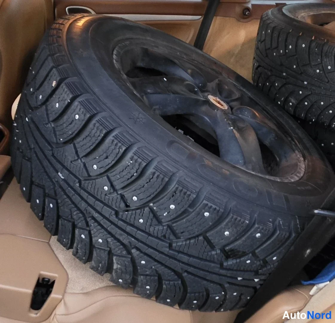 Musta Porsche Cayenne 2005, yksityiskohta, kuva 17