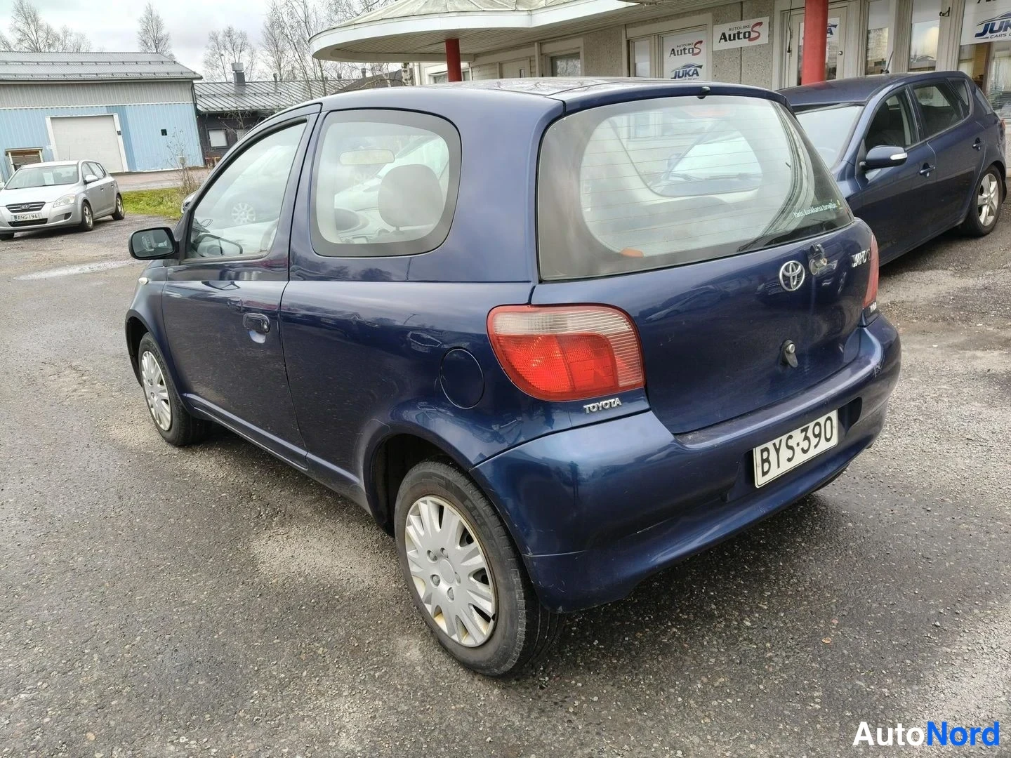 Sininen Toyota Yaris 2000, takaviisto, kuva 5