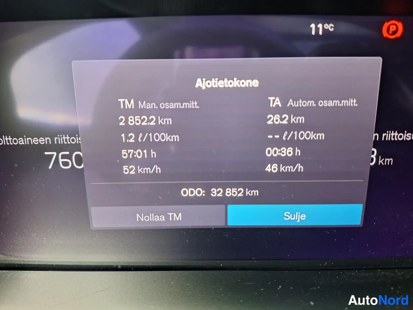 Musta Volvo V60 2024, yksityiskohta, kuva 7