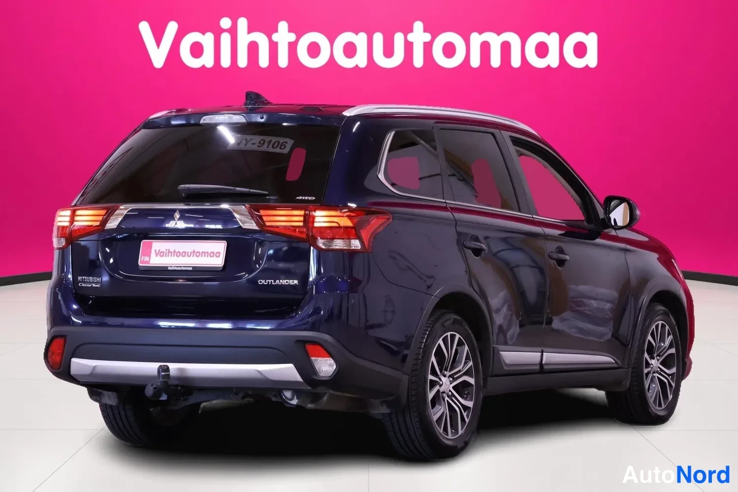 Sininen Mitsubishi Outlander 2017, takaviisto, kuva 5