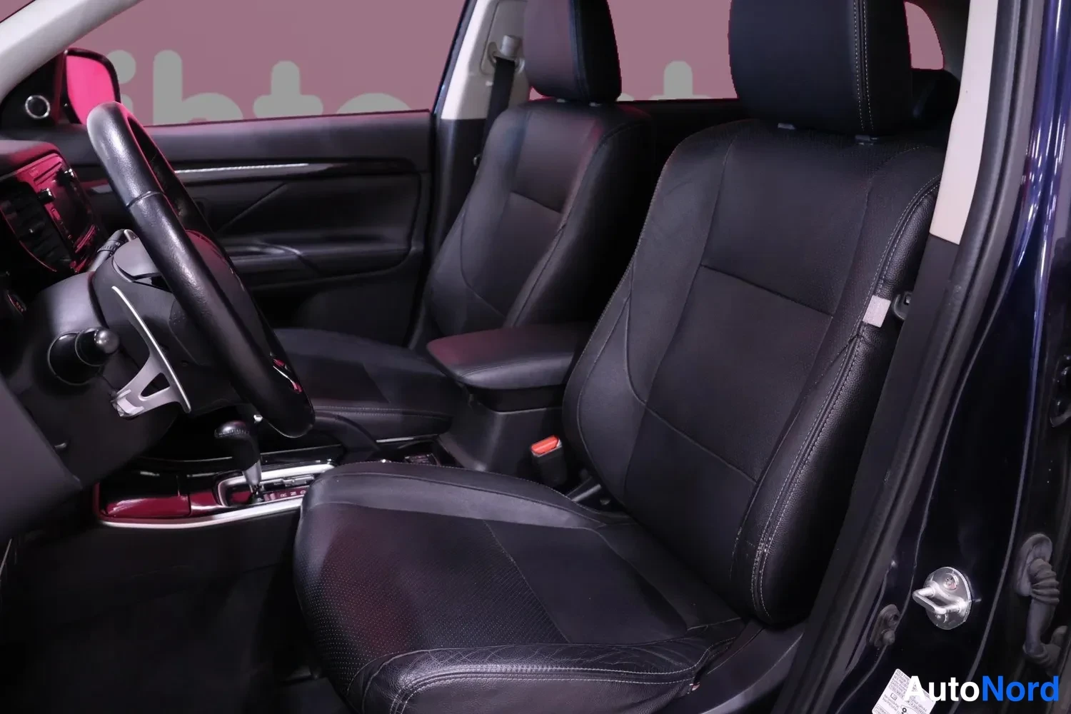 Sininen Mitsubishi Outlander 2017, etuistuimet, kuva 9