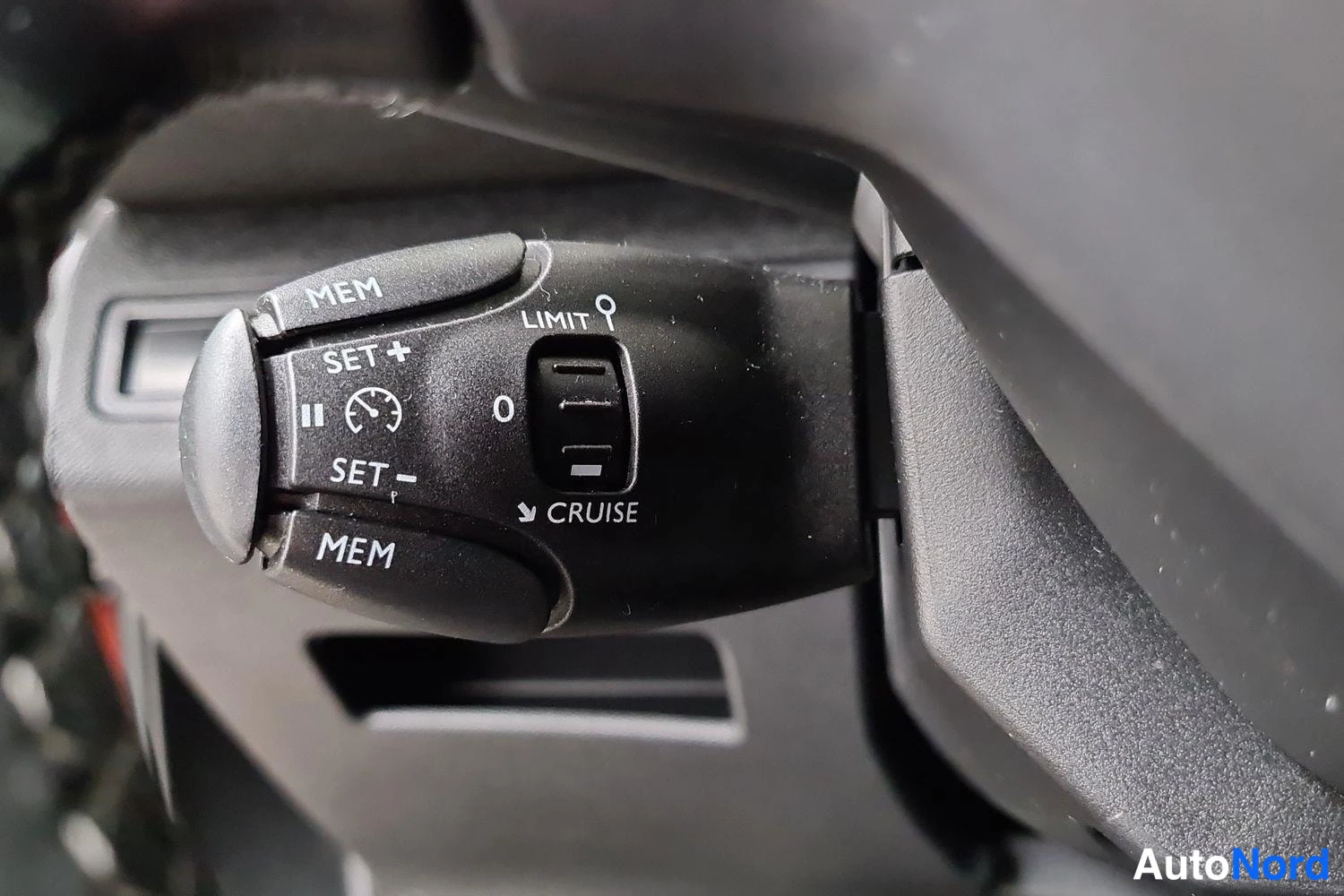Musta Peugeot 3008 2019, yksityiskohta, kuva 18
