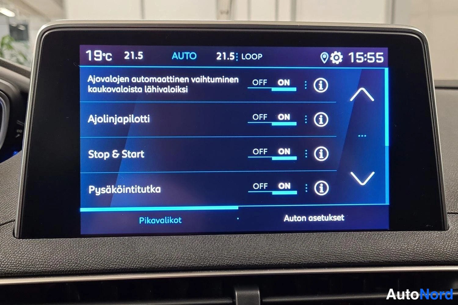 Musta Peugeot 3008 2019, ohjaamo, kuva 9