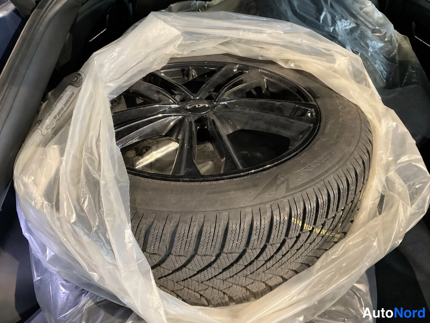 Sininen Kia EV6 GT 2023, yksityiskohta, kuva 9