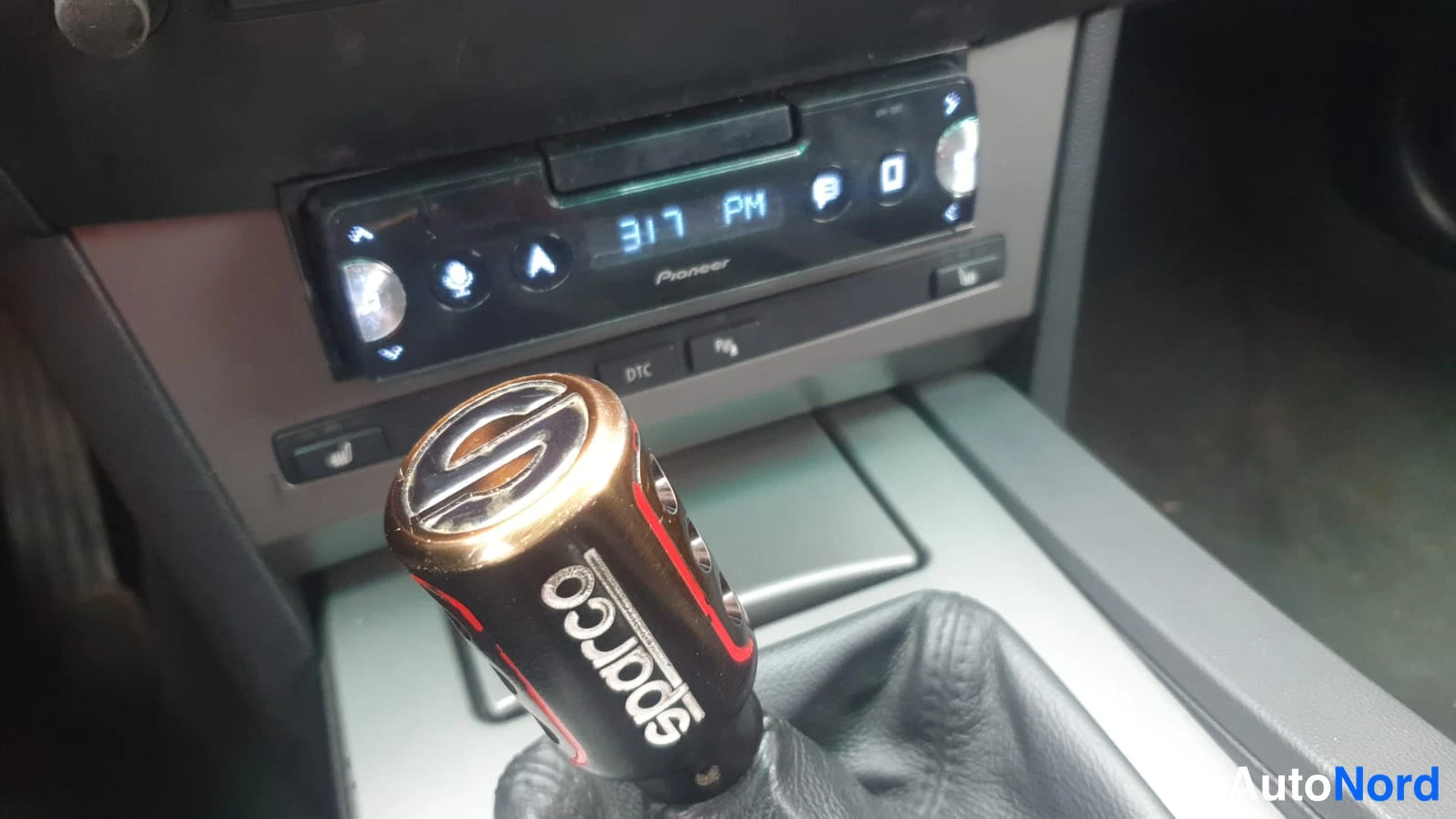 Musta BMW 520d E61 2006, yksityiskohta, kuva 7
