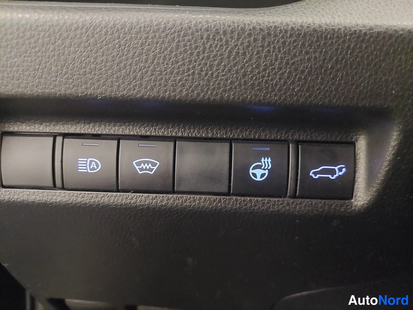 Musta Toyota RAV4 2019, yksityiskohta, kuva 21