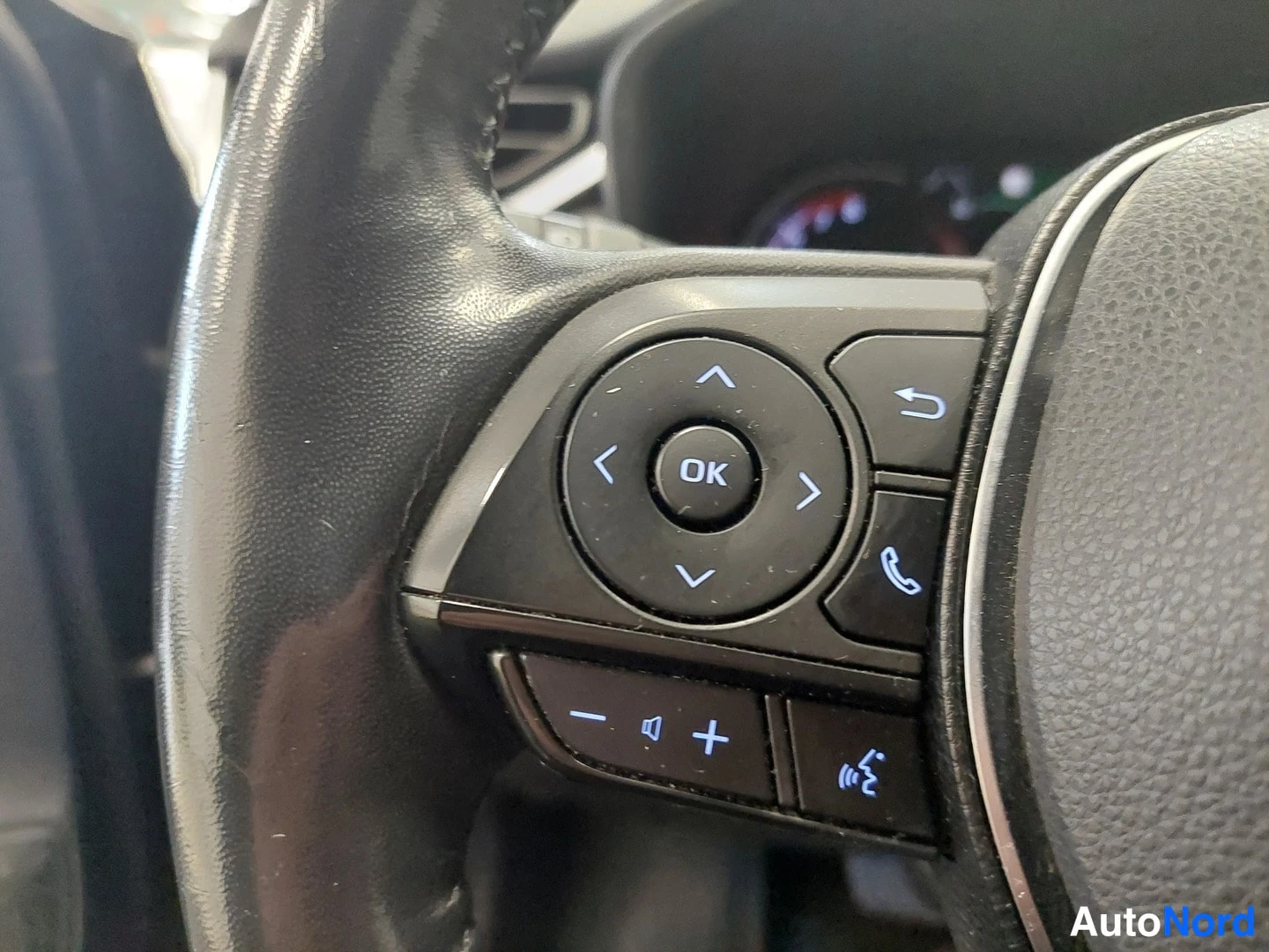 Musta Toyota RAV4 2019, yksityiskohta, kuva 26