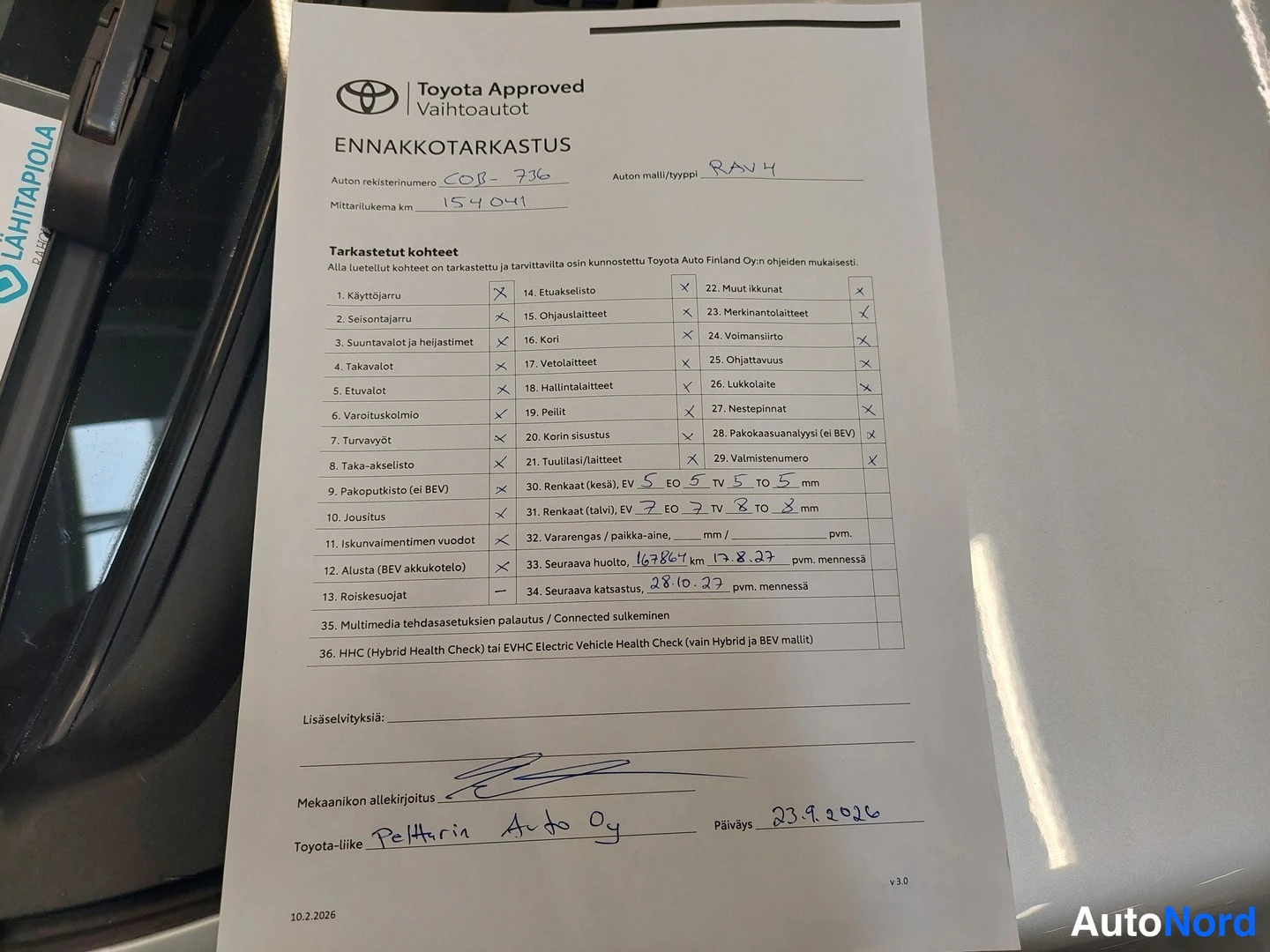 Musta Toyota RAV4 2019, asiakirja, kuva 31