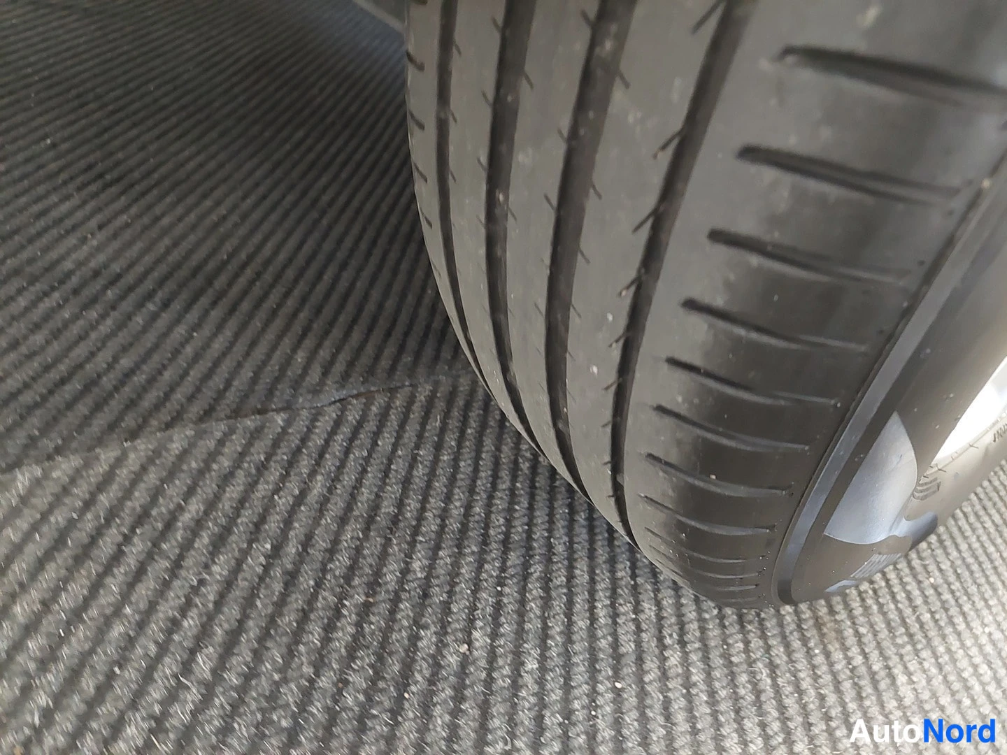 Musta Toyota RAV4 2019, yksityiskohta, kuva 24