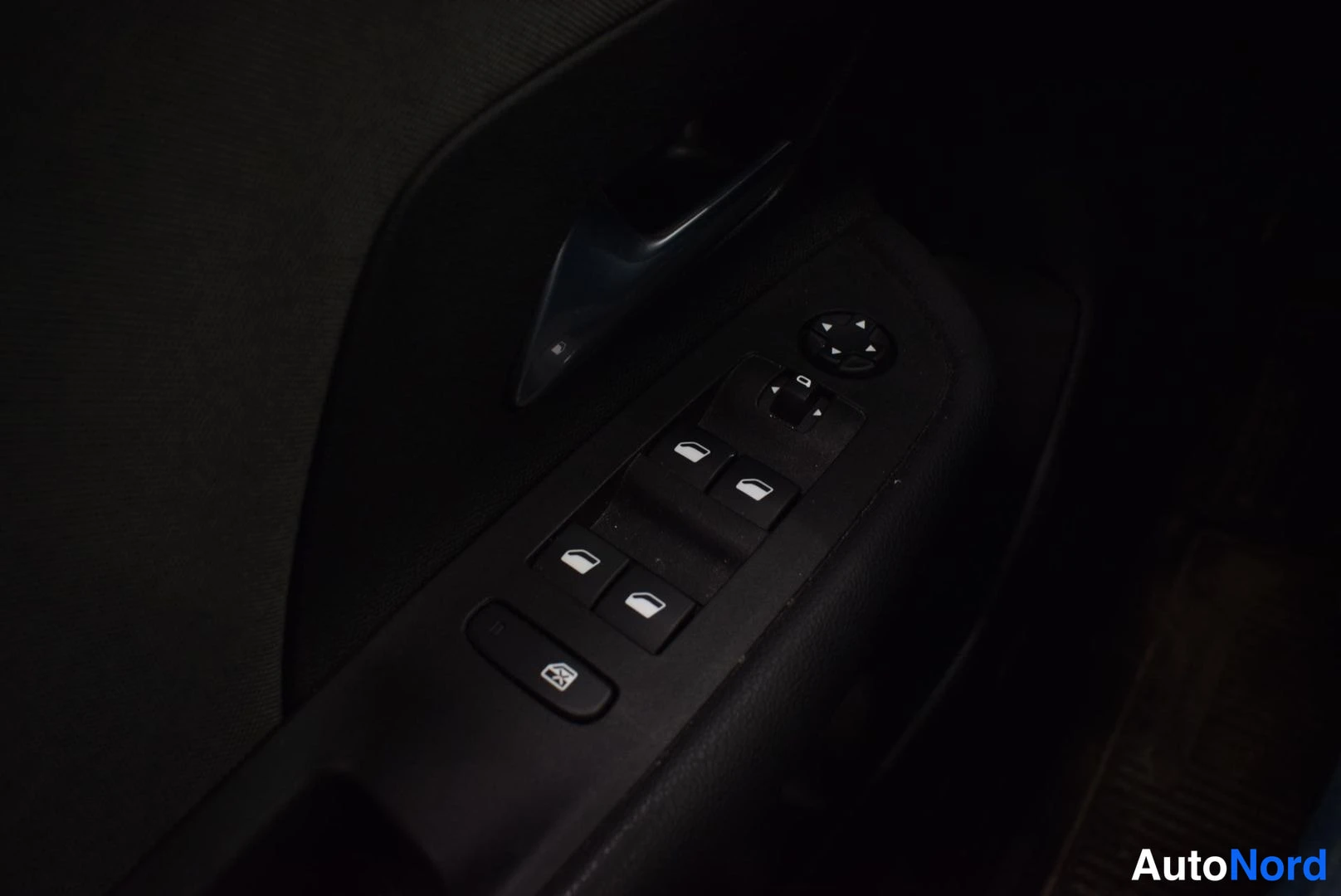 Vihreä Opel Mokka 2022, yksityiskohta, kuva 21