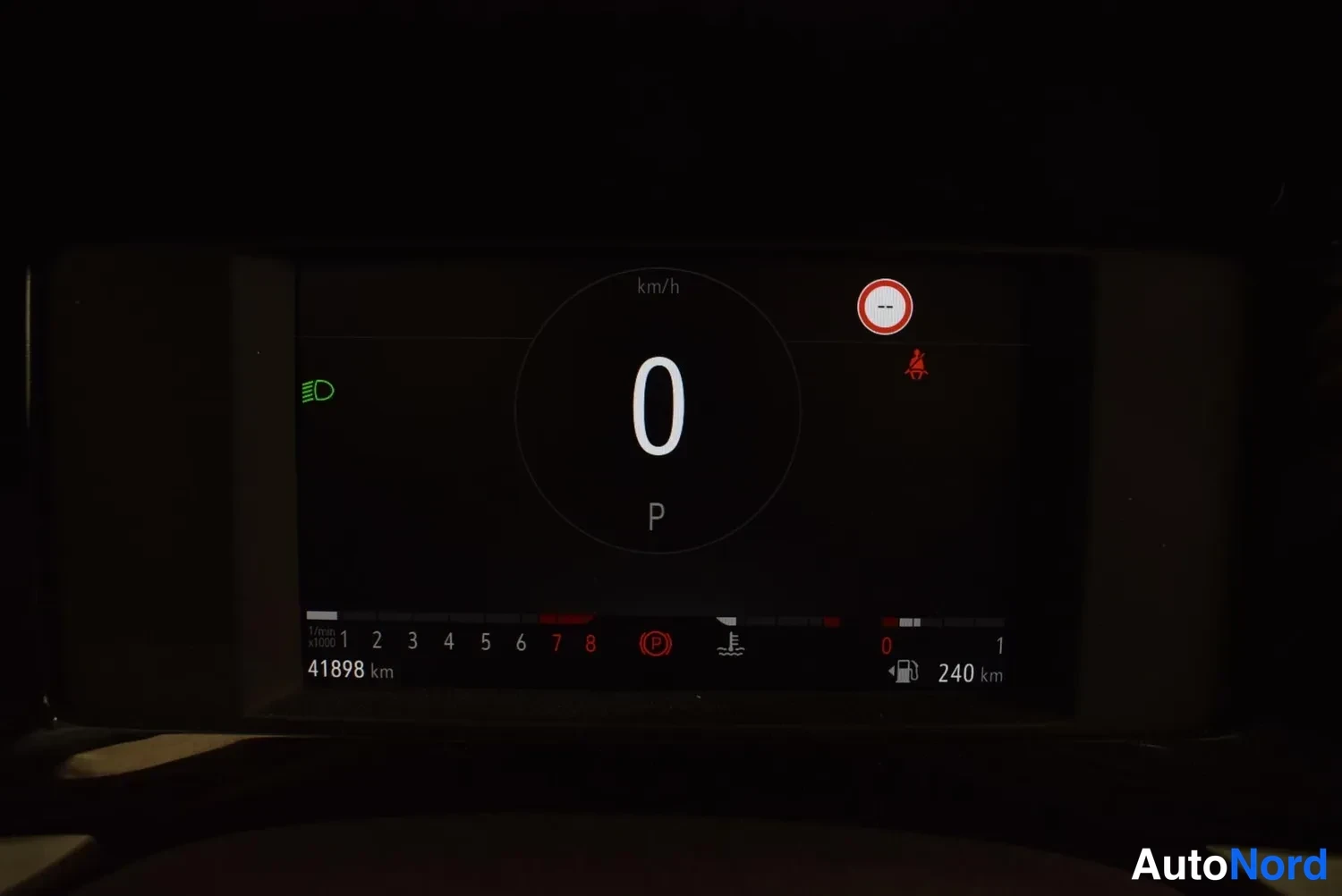 Vihreä Opel Mokka 2022, yksityiskohta, kuva 17