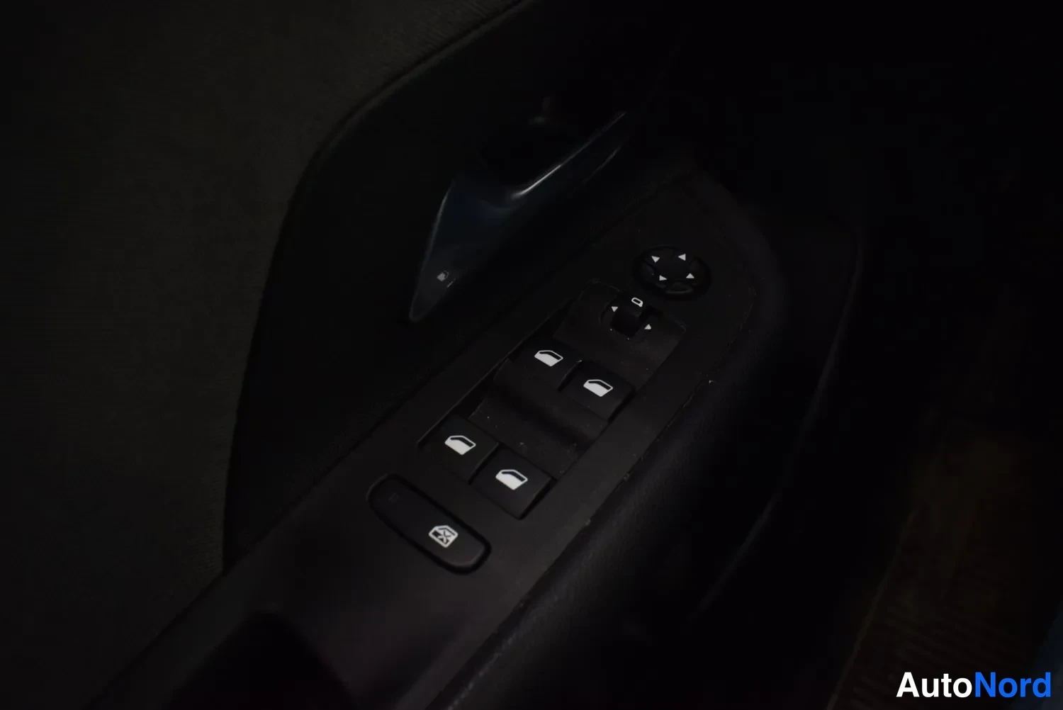 Vihreä Opel Mokka 2022, yksityiskohta, kuva 24