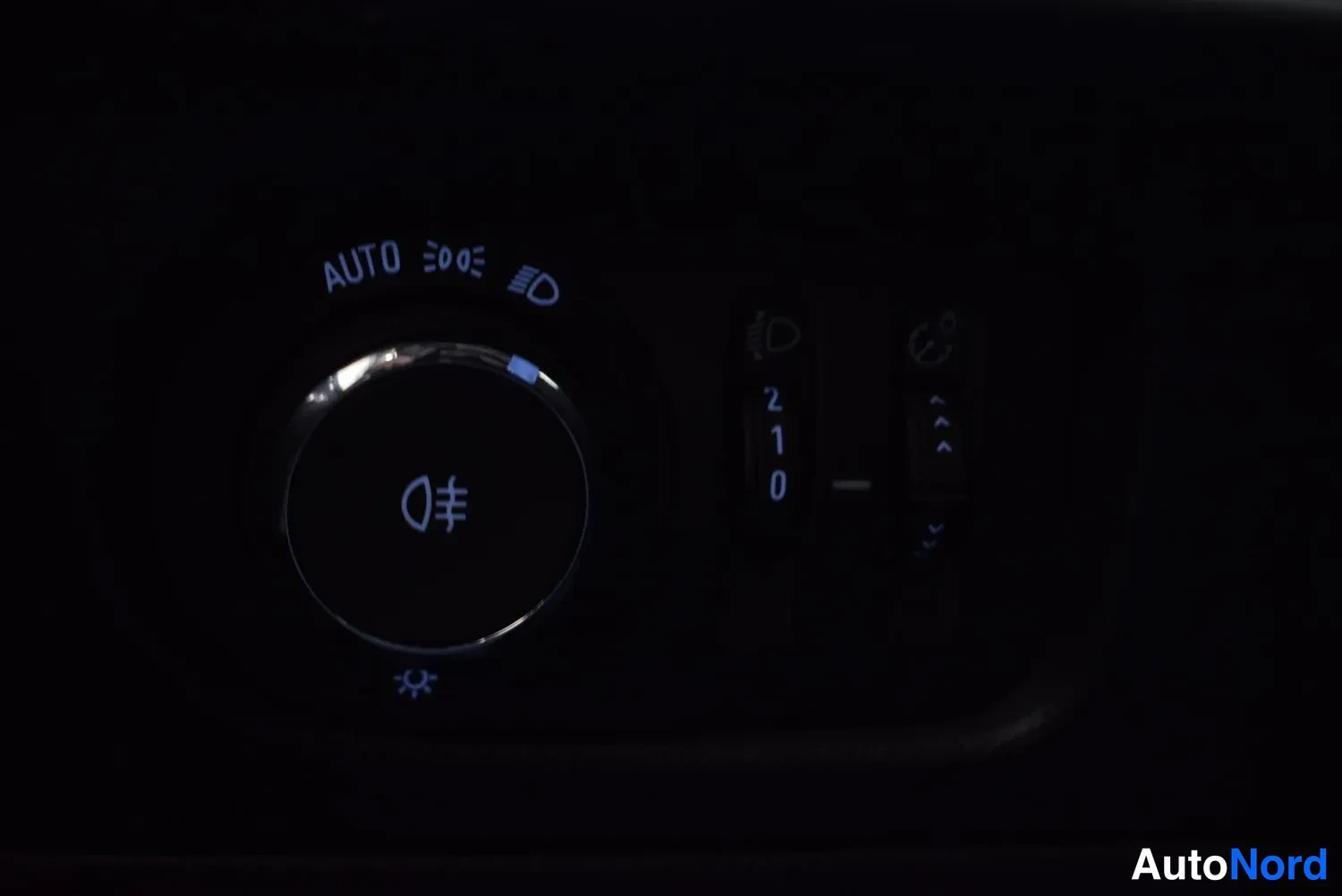 Vihreä Opel Mokka 2022, yksityiskohta, kuva 19