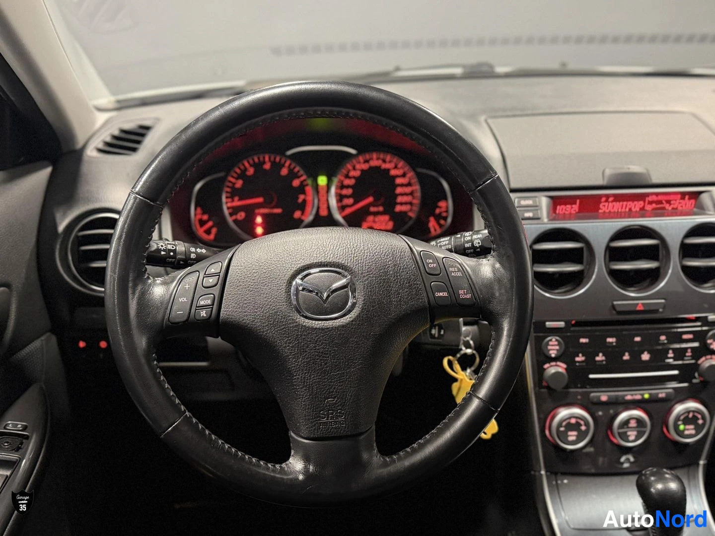 Grå Mazda 6 2006, förarplats, bild 9