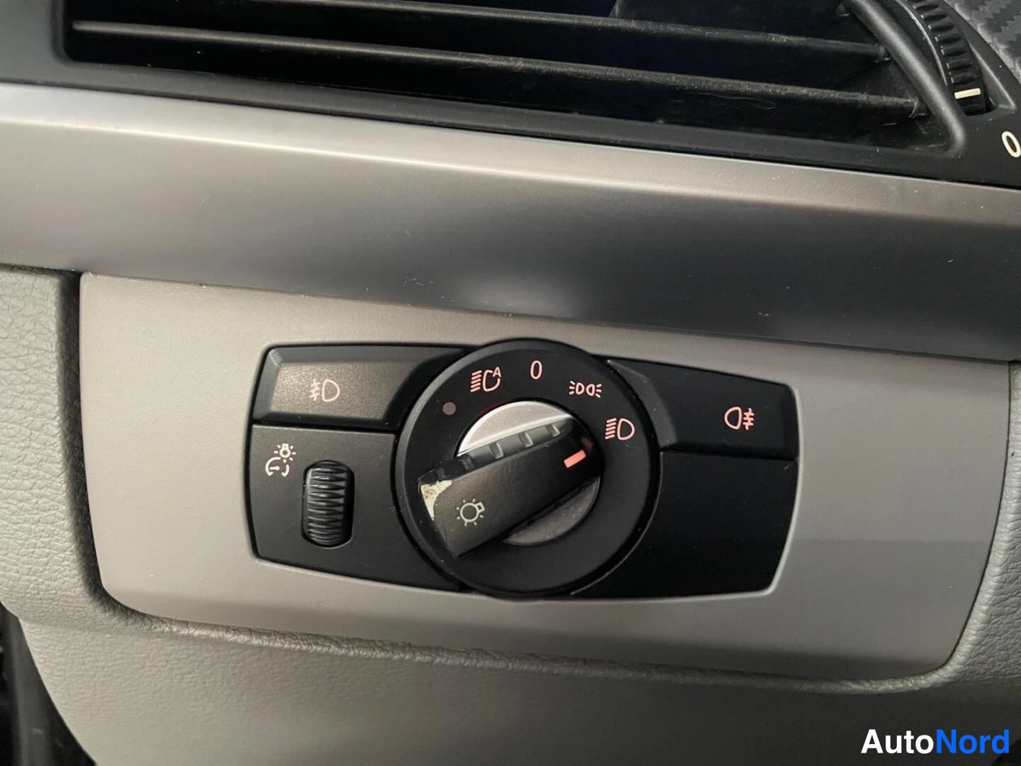 Musta BMW X5 xDrive30d 2007, yksityiskohta, kuva 22