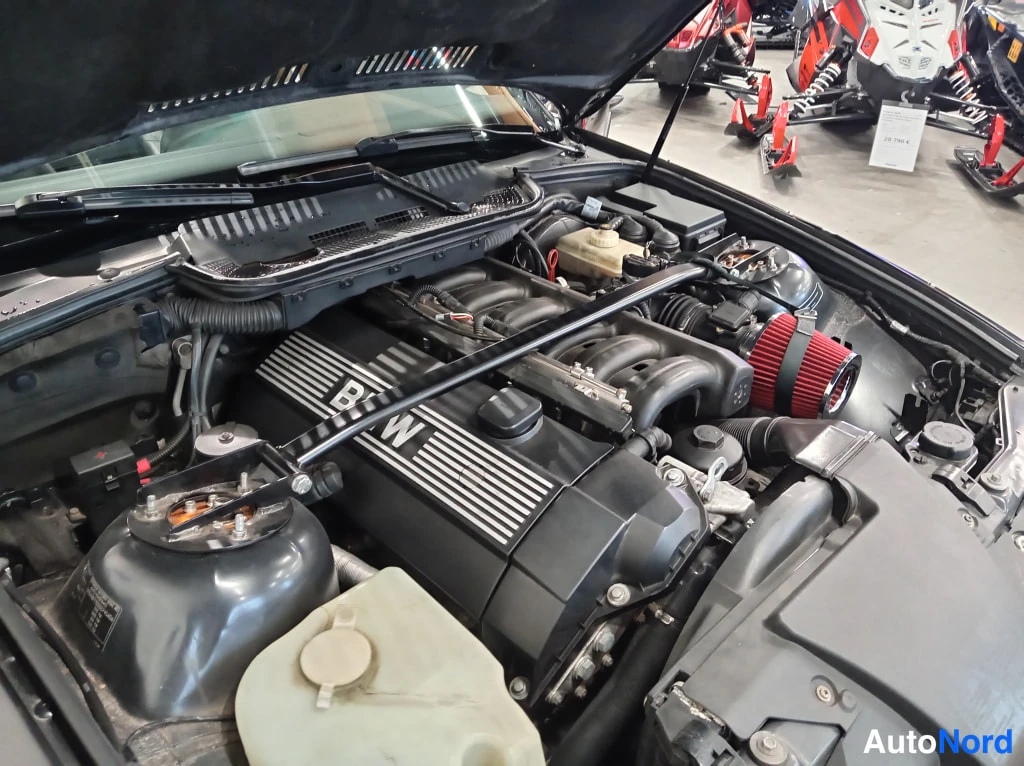 BMW 323i 1996, moottoritila, kuva 16
