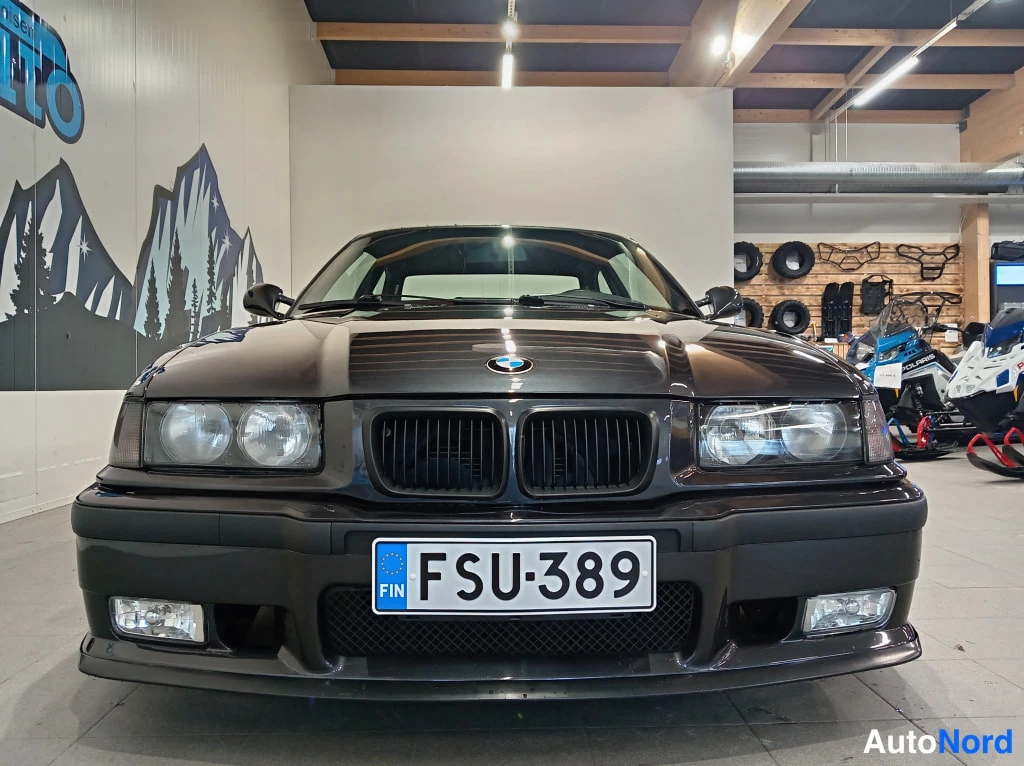 BMW 323i 1996, edestä, kuva 4