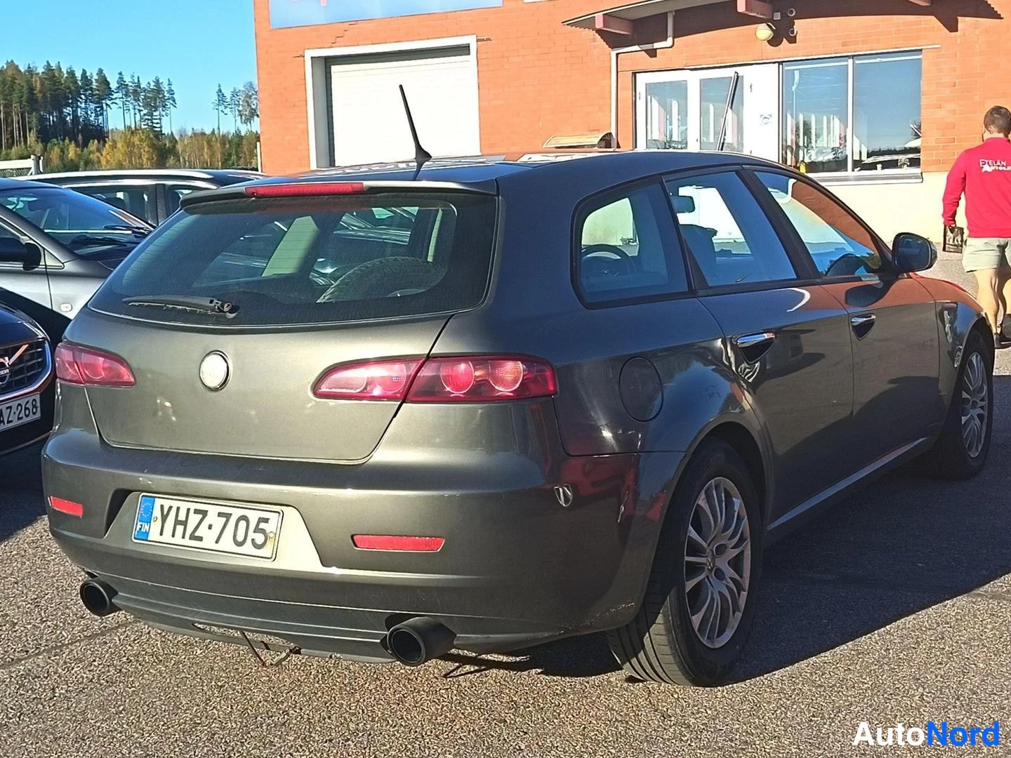 Harmaa Alfa Romeo 159 Sportwagon 2008, takaviisto, kuva 2