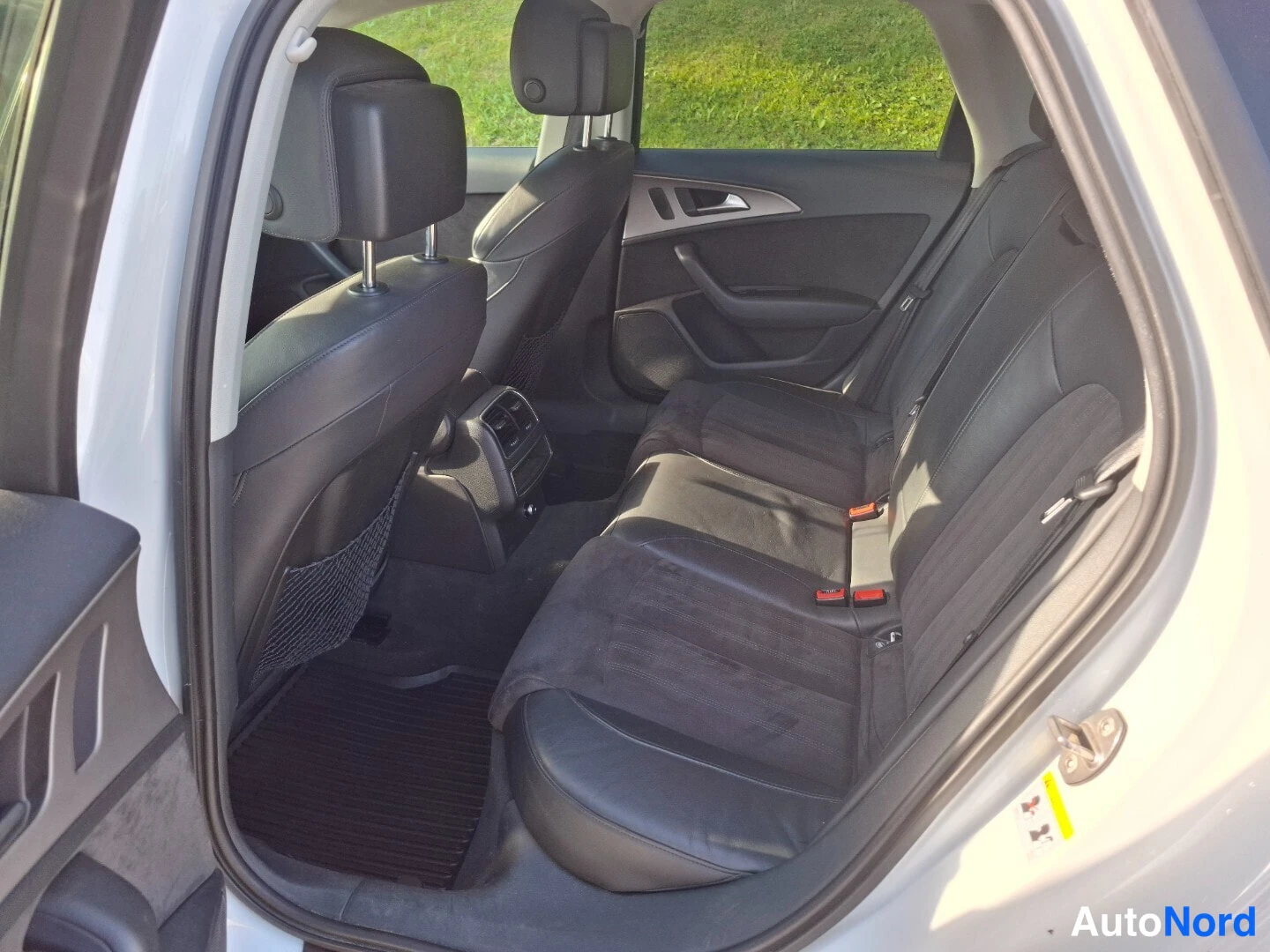 Valkoinen Audi A6 Allroad 2014, takaistuimet, kuva 14