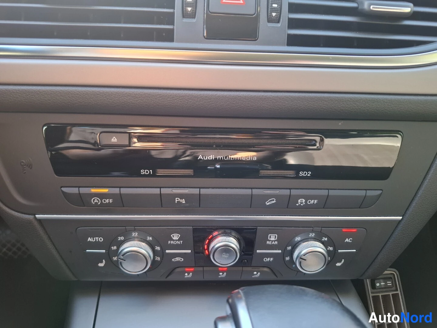 Valkoinen Audi A6 Allroad 2014, yksityiskohta, kuva 16