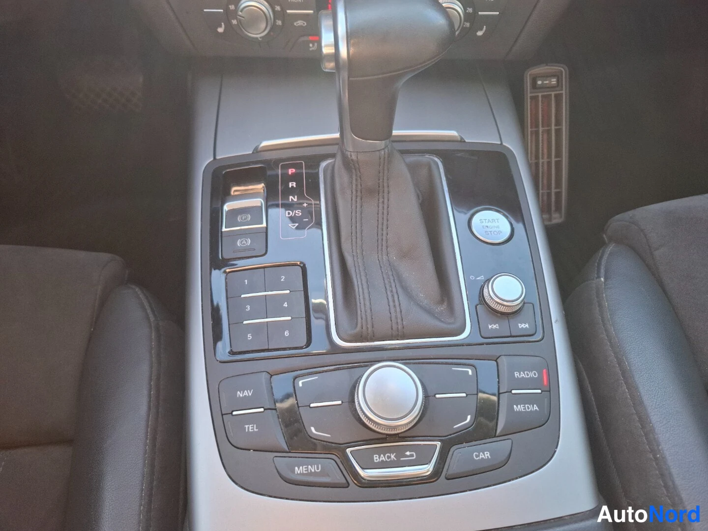 Valkoinen Audi A6 Allroad 2014, yksityiskohta, kuva 18