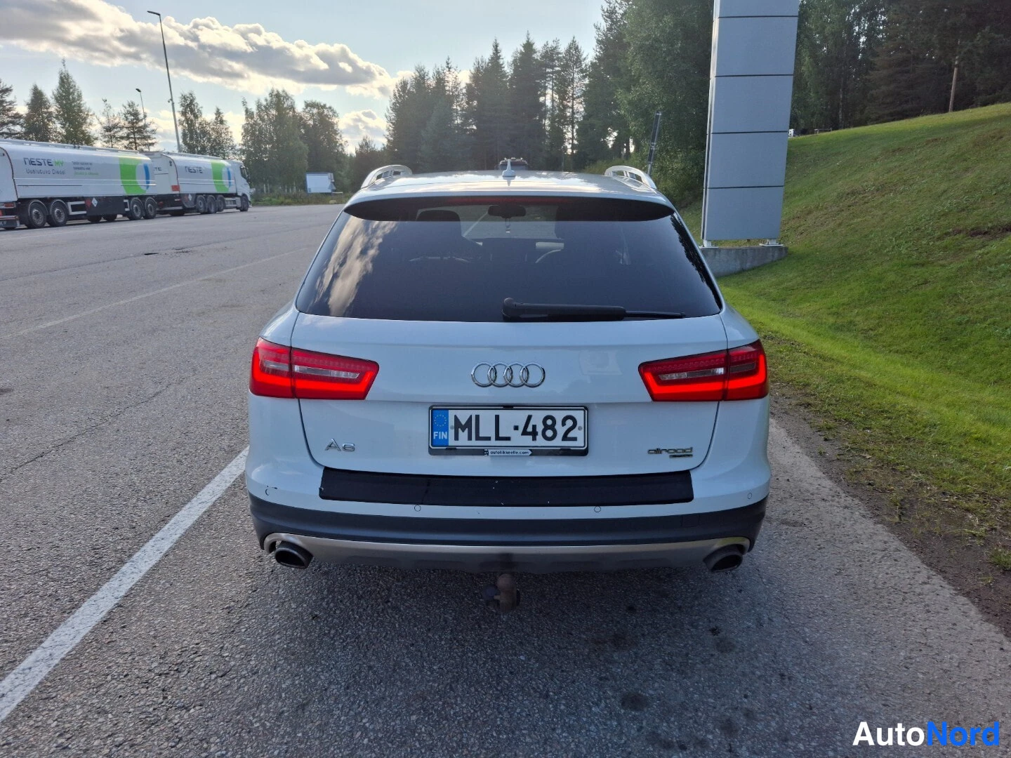 Valkoinen Audi A6 Allroad 2014, takaa, kuva 7