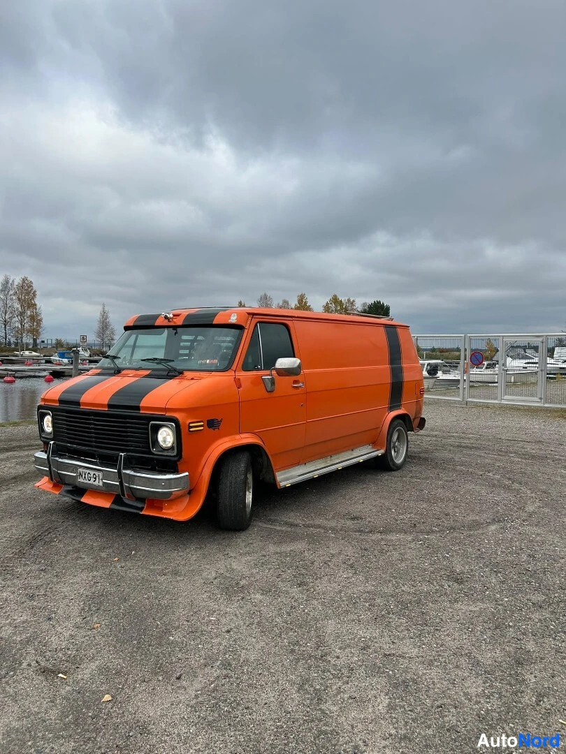 Chevrolet Chevy Van 1990
