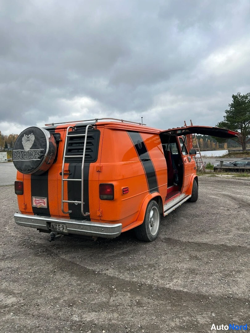Oranssi Chevrolet Chevy Van 1990, takaviisto, kuva 5