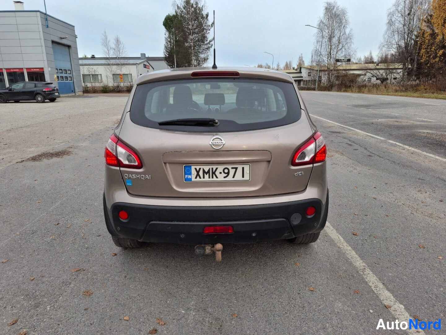 Beige Nissan Qashqai 2012, takaa, kuva 8