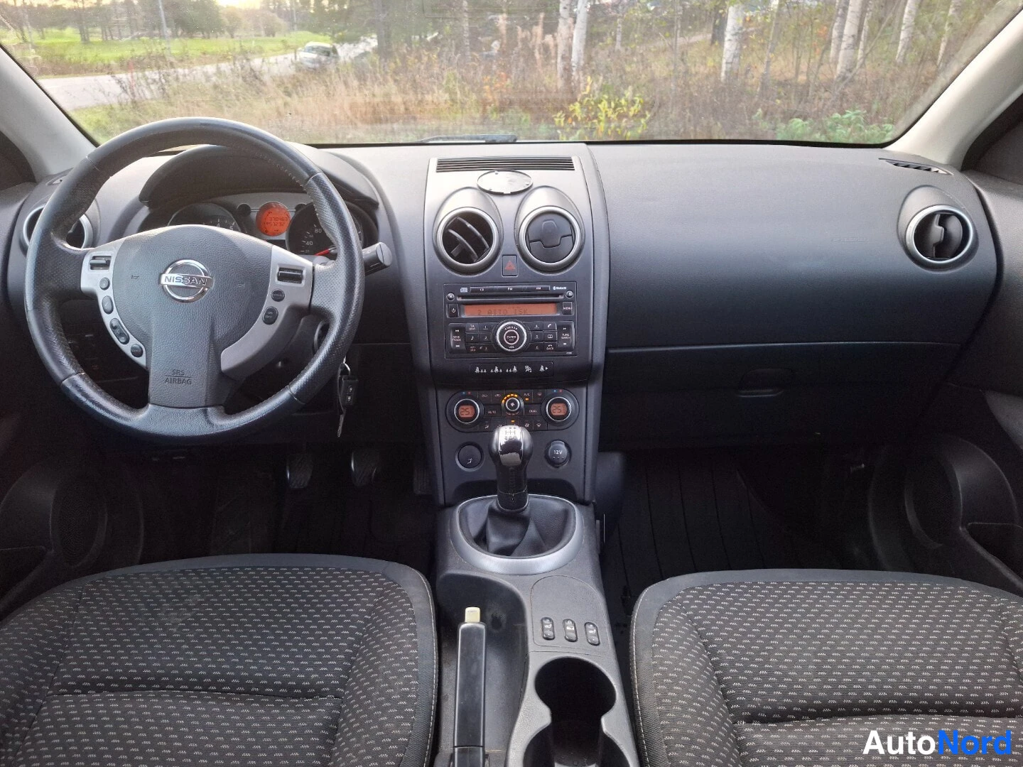 Hopea Nissan Qashqai 2009, ohjaamo, kuva 9
